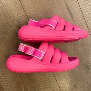 Girls UGG Sport Yeah Size 3